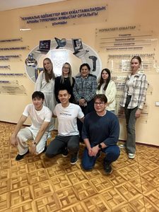 Экскурсия для студентов КазНИТУ имени К. И. Сатпаева в РНТБ